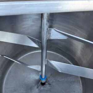 Tank SS with Stirrer 3 Kw Motor 950mm high x 800mm Dia - Image 4