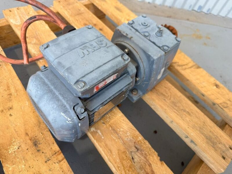 Geared Unit SEW 1.5KW Model R37 DRS71M4