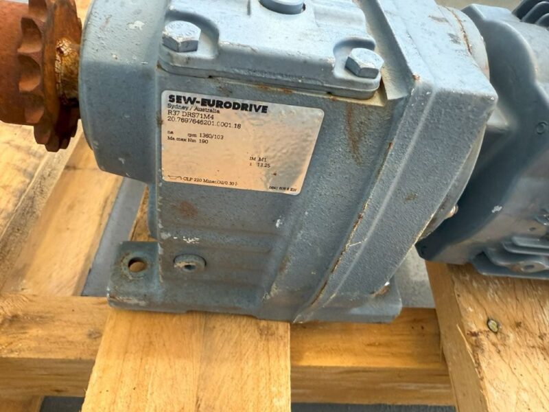 Geared Unit SEW 1.5KW Model R37 DRS71M4 - Image 4