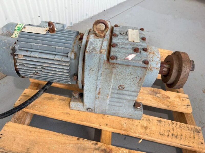 Geared Unit SEW 4 Kw Model R87 DV112R4