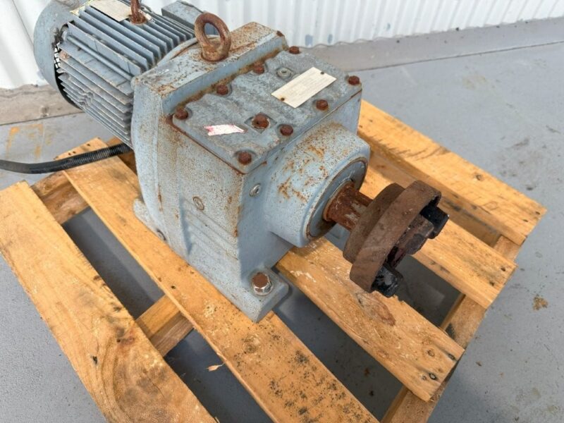 Geared Unit SEW 4 Kw Model R87 DV112R4 - Image 2