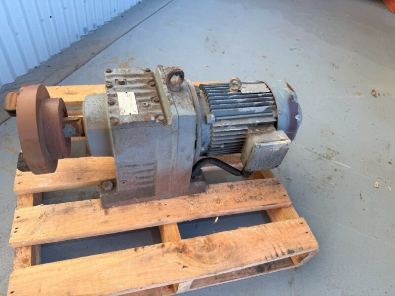 Geared Unit SEW 4 Kw Model R87DV112 M4 - Image 5