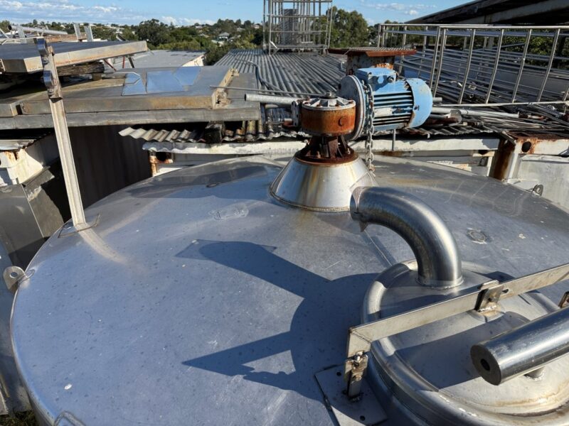 Tank SS with agitator 2.3m wide x 3m high 9500 ltr - Image 9